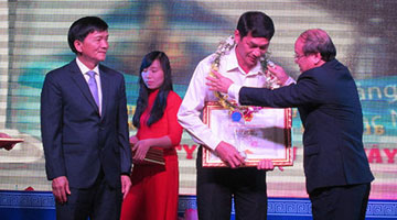 Thien Tan reçoit le Prix de l’Entreprise Exemplaire de Quang Ngai en 2016